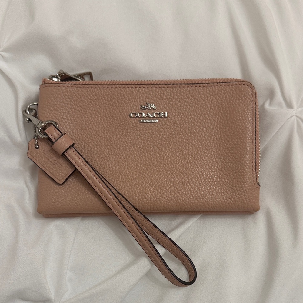 Light Pink Coach Wristlet (looks more pink in person))